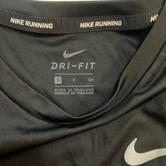 Nike Running Dri-Fit top woman’s S - Picture 5 of 5
